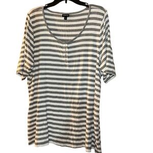 Torrid Womens Henley Tee Short Sleeve Gray White Striped 3X Stretch shirt top